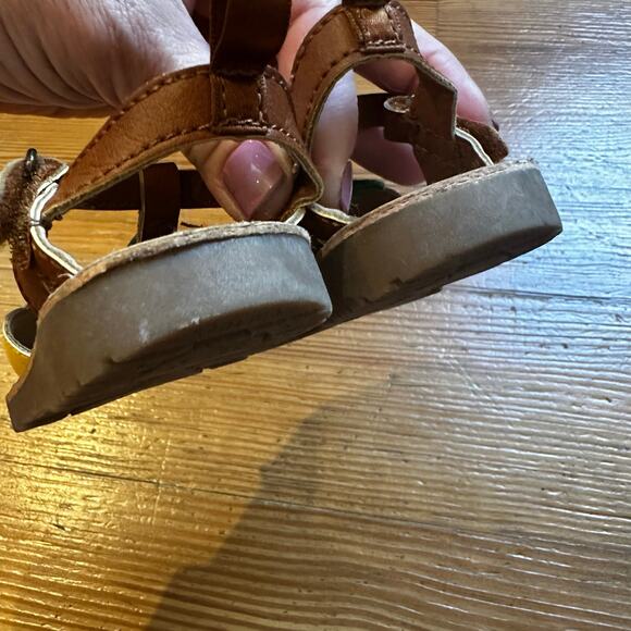 Carter's tan yellow pineapple easy on sandals SIZE 4 - Picture 3 of 5